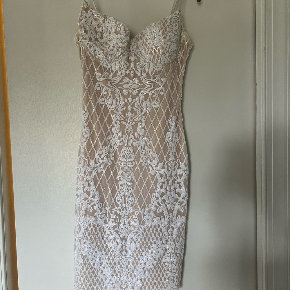 Lulu's White Bodycon Dress Sweetheart Neckline Sleeveless